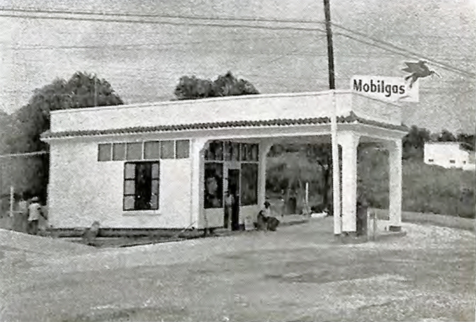 01 1948 Mobilgas Station, N. Domingo &amp; Broadway Ave. of Antonio Heras